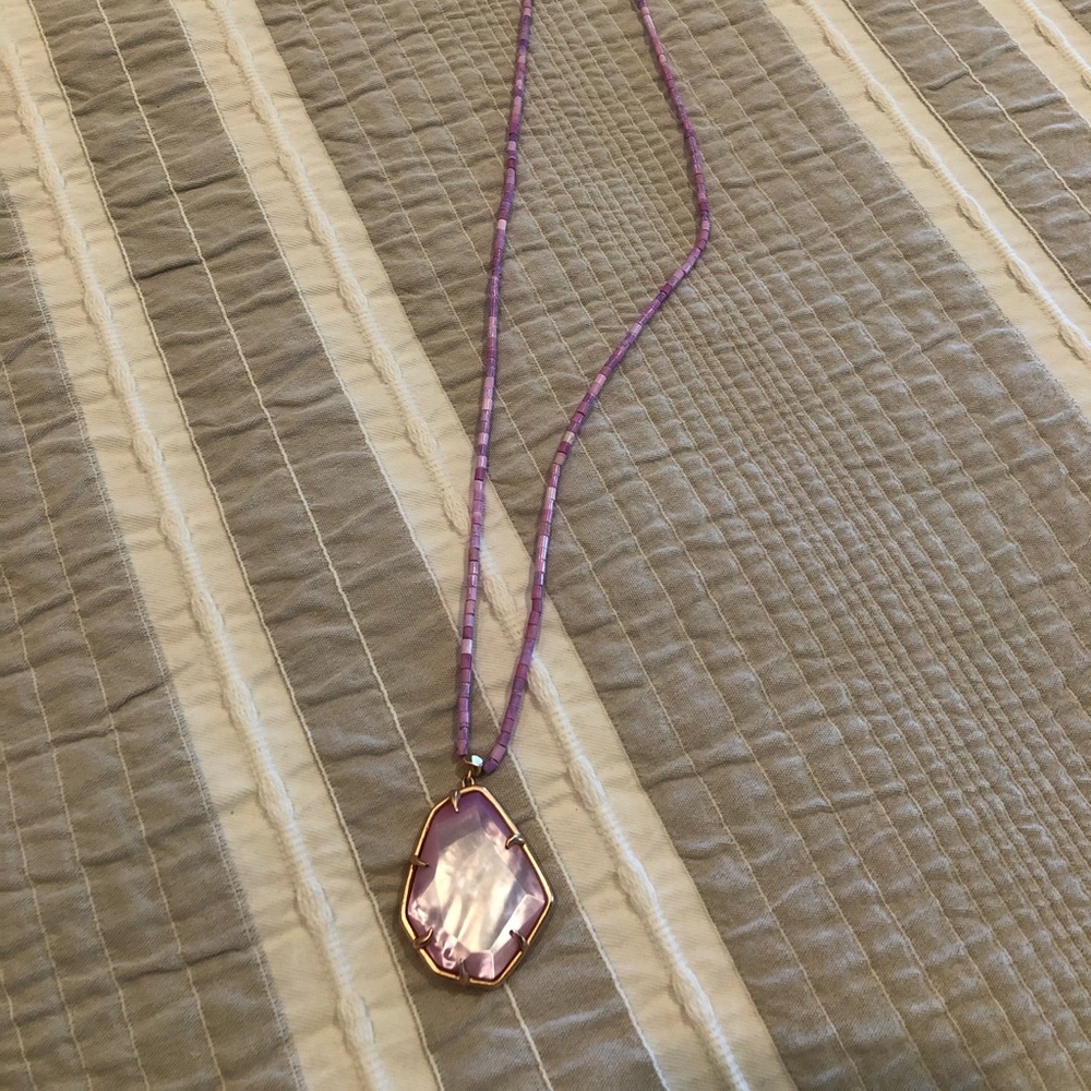 Kendra Scott necklace with adjustable clasp